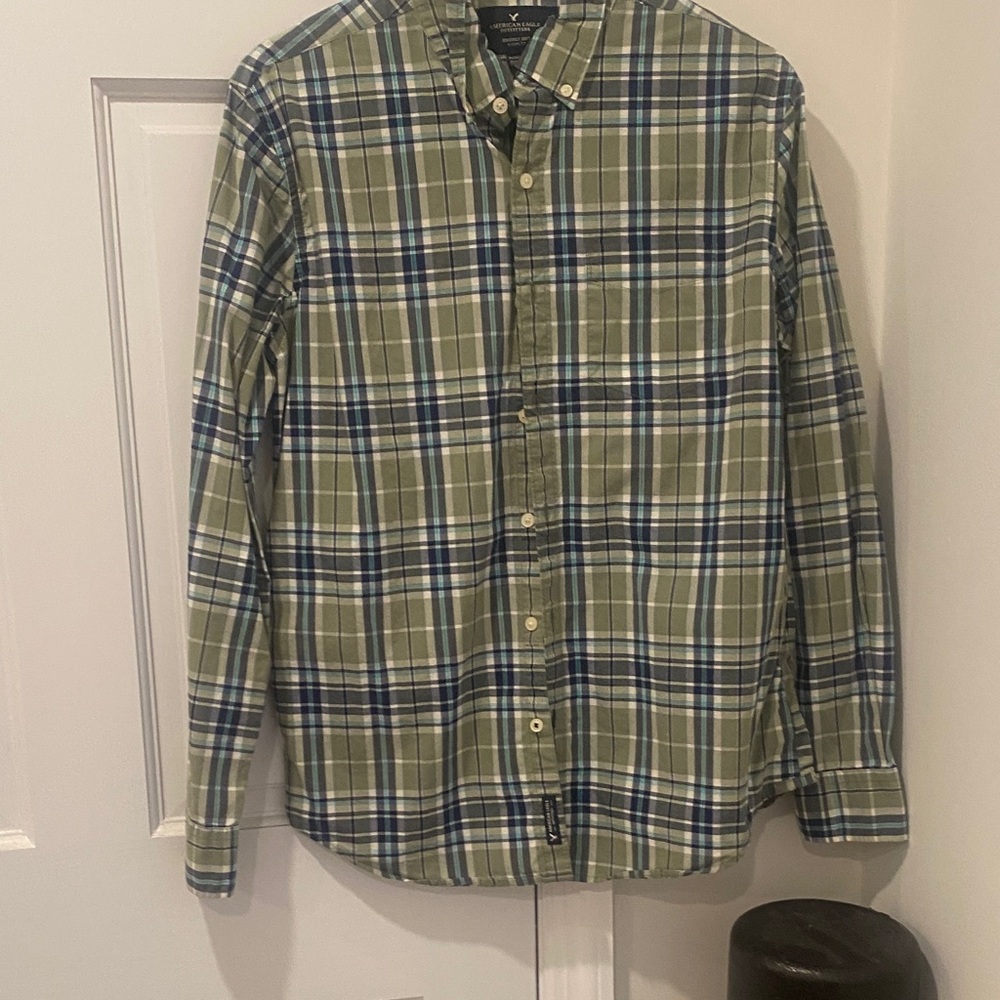Men’s medium American eagle long sleeve dress shirt